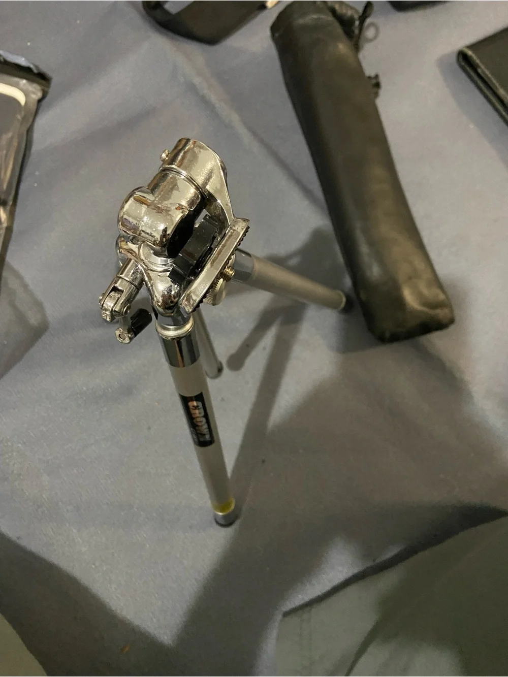 Vintage Crown CT-8EV Telescoping Tripod 11